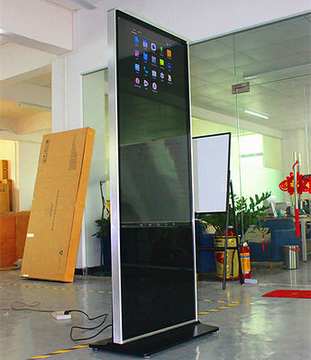 China Smart Capacitive Digital Signage Kiosk Camera Built In 65'' Big Size With 4G Google Play supplier
