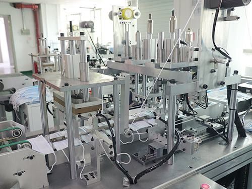 China Fast Fully Automatic Face Mask Making Machine 100~120 PCS/Min supplier